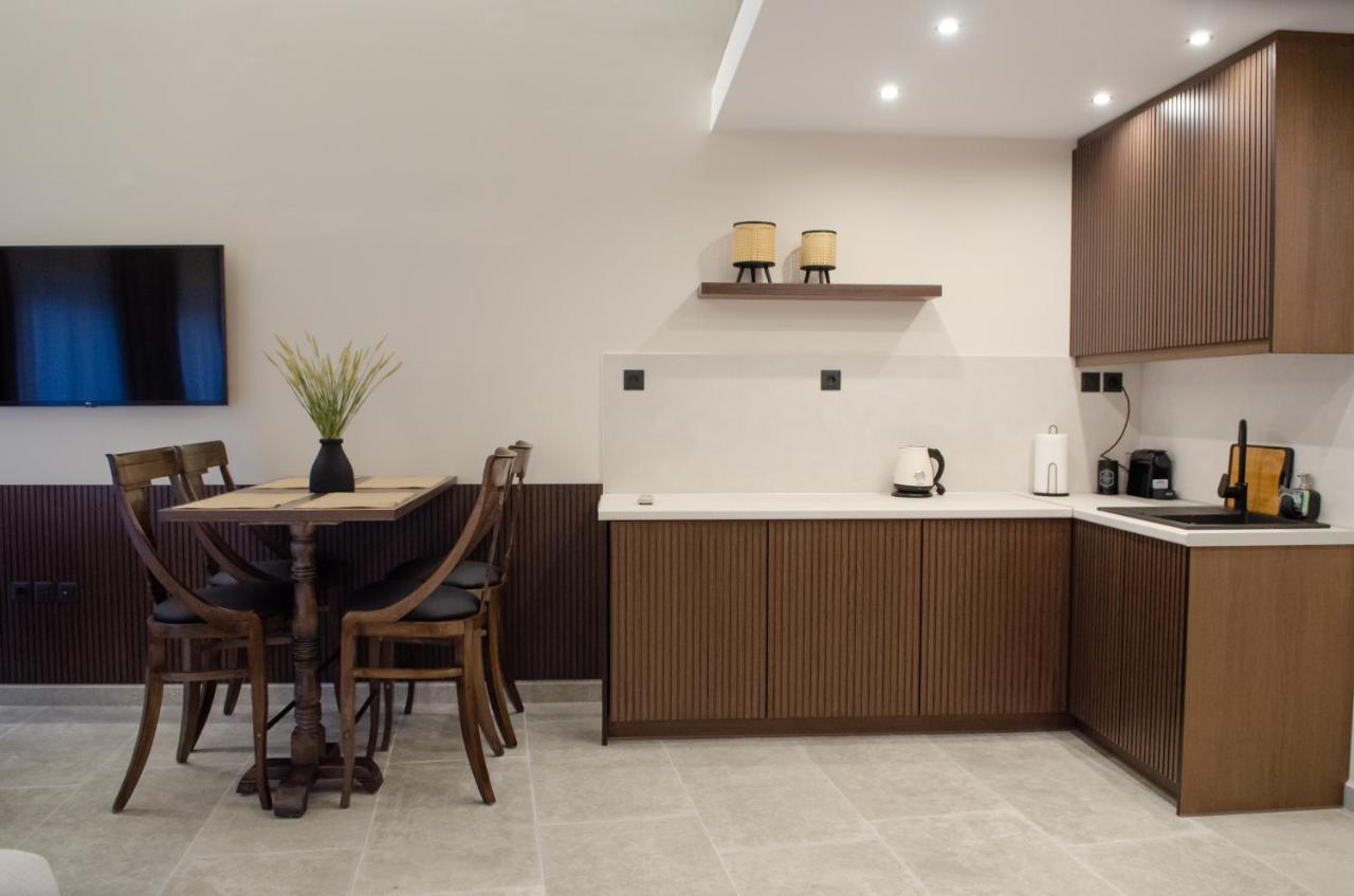 Leone Suites 纳弗帕克托斯 外观 照片